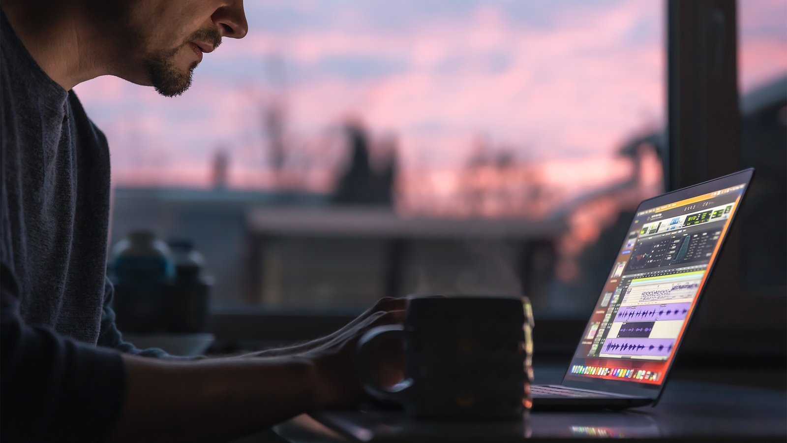 كيفية تصميم مقدمة فيديو احترافية في After Effects مثل صناع المحتوى الكبار